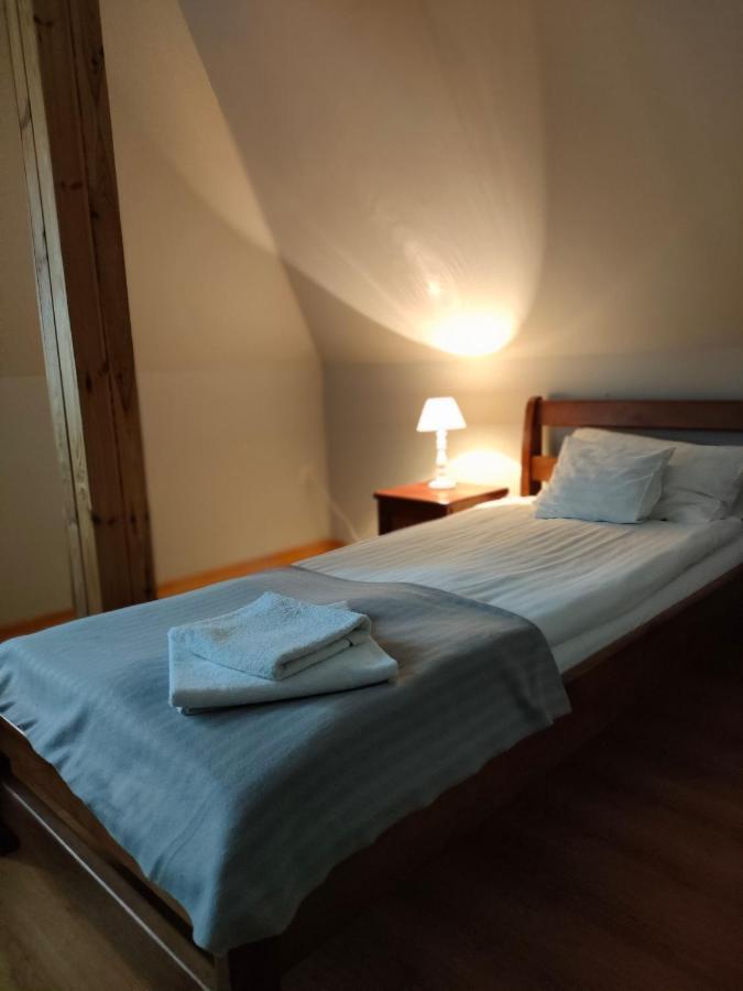 Dworek Zawadzkich Kruszyn  Buitenkant foto