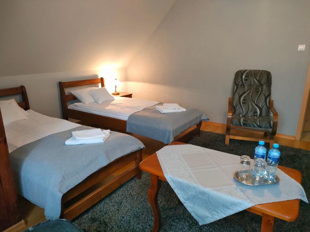 Dworek Zawadzkich Kruszyn  Buitenkant foto